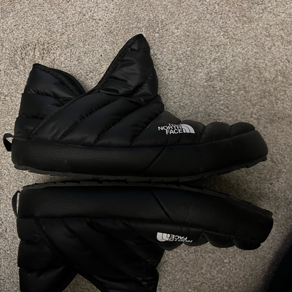 The North Face Traction Booties Slippers Women's ThermoBall winter shoes size 7